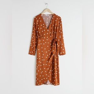 Brand new with tags, & Other Stories polka dot wrap dress 🤎🤍